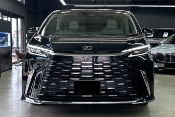 Lexus LM 500h Version L, 2025