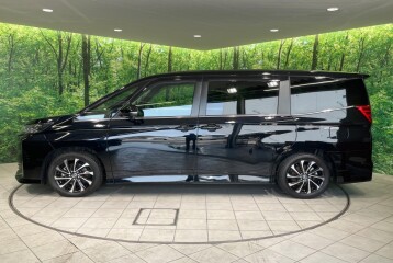 Toyota Noah SZ, 2023