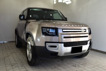 Land Rover Defender P300, 2023