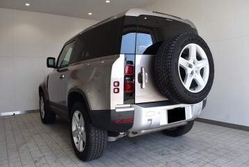 Land Rover Defender P300, 2023