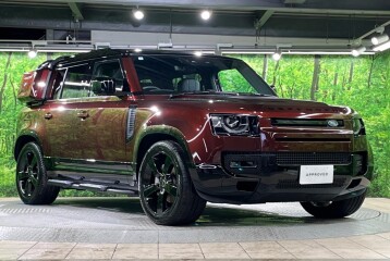 Land Rover Defender D300, 2025