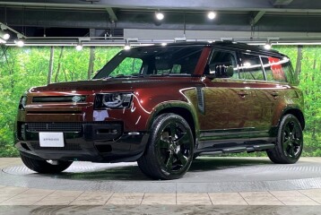Land Rover Defender D300, 2025