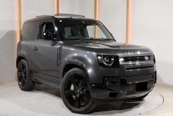 Land Rover Defender D300, 2024