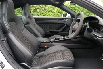 Porsche 911 Carrera 4 GTS, 2026