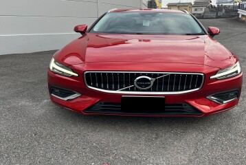 Volvo V60 Ultimate B4, 2023