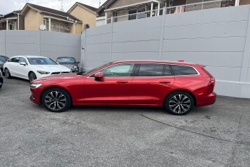 Volvo V60 Ultimate B4, 2023