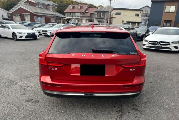 Volvo V60 Ultimate B4, 2023