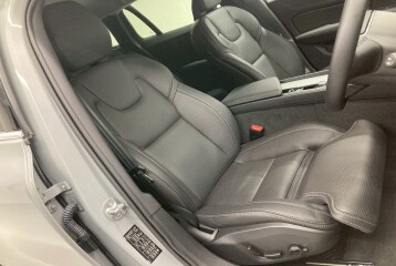 Volvo V60 Ultra B4, 2025