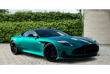 Aston Martin DB12 , 2025