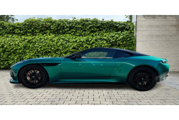 Aston Martin DB12 , 2025