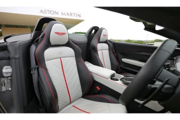 Aston Martin Vantage Roadster, 2026