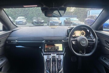 Aston Martin Vantage , 2025