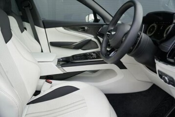 Aston Martin DBX 707, 2025