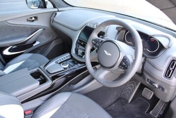 Aston Martin DBX Base, 2024