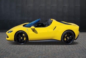 Ferrari 296 GTS, 2025