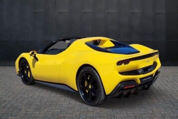 Ferrari 296 GTS, 2025