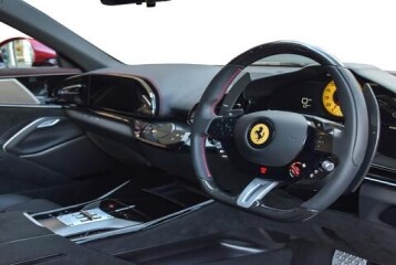 Ferrari Purosangue , 2025