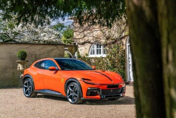 Ferrari Purosangue , 2025