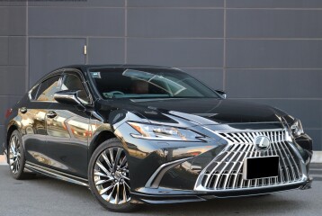 Lexus ES 300h Graceful Escort, 2023