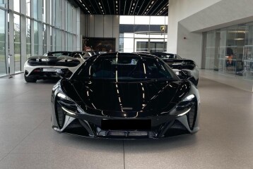 McLaren Artura , 2025