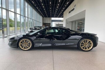 McLaren Artura , 2025