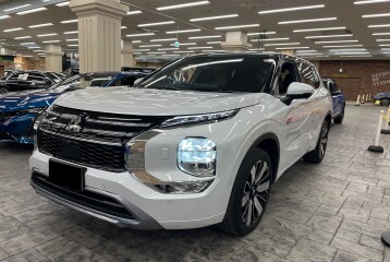 Mitsubishi Outlander Executive Package, 2025