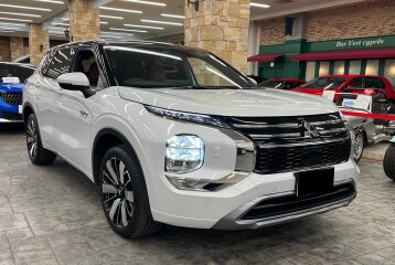 Mitsubishi Outlander Executive Package, 2025