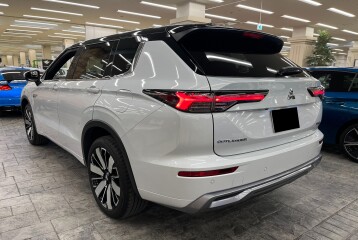 Mitsubishi Outlander Executive Package, 2025