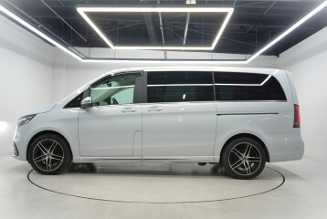 Mercedes V-class V220, 2025