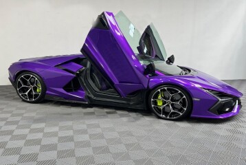 Lamborghini Revuelto , 2024