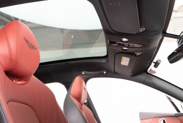 Aston Martin DBX Base, 2023