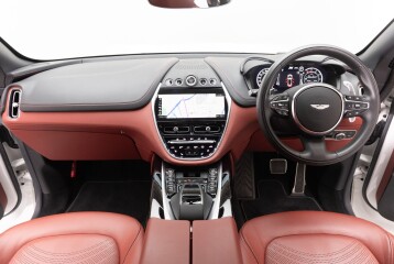 Aston Martin DBX Base, 2023