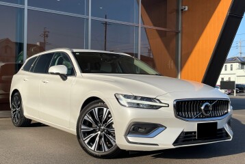 Volvo V60 Ultimate B4, 2023