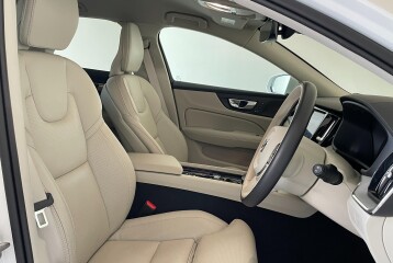 Volvo V60 Ultimate B4, 2023
