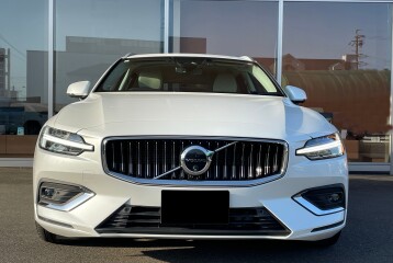 Volvo V60 Ultimate B4, 2023