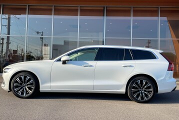 Volvo V60 Ultimate B4, 2023
