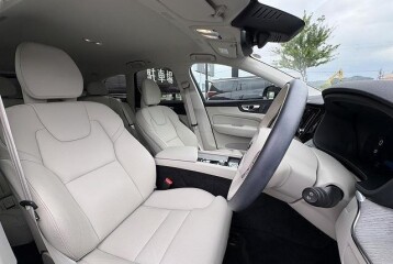 Volvo XC60 B5 Plus, 2023