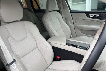 Volvo V60 Ultra B4, 2025