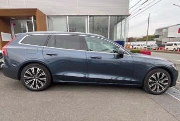 Volvo V60 Ultra B4, 2025