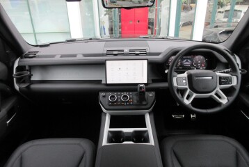 Land Rover Defender D350, 2025