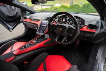 Lamborghini Revuelto , 2025