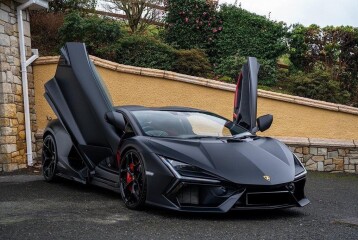Lamborghini Revuelto , 2025