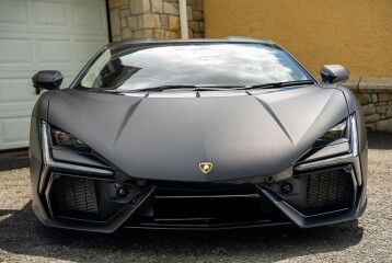 Lamborghini Revuelto , 2025