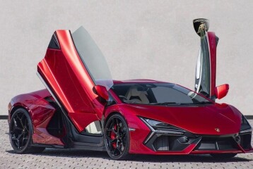 Lamborghini Revuelto , 2025