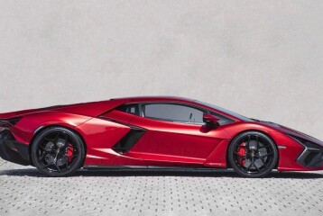 Lamborghini Revuelto , 2025