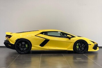 Lamborghini Revuelto , 2025