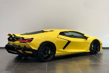Lamborghini Revuelto , 2025