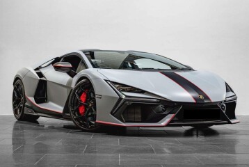 Lamborghini Revuelto , 2025