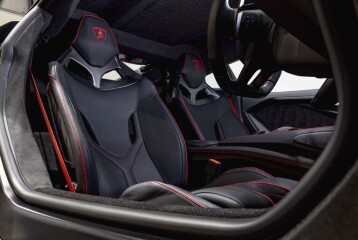 Lamborghini Revuelto , 2025