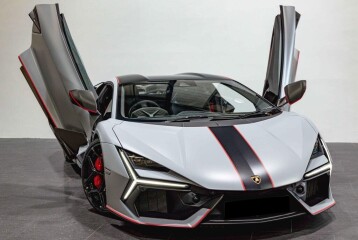 Lamborghini Revuelto , 2025